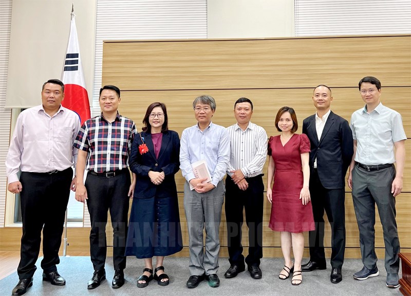 Đoàn công tác TPHCM thăm và làm việc với Đại sứ quán Việt Nam tại Hàn Quốc