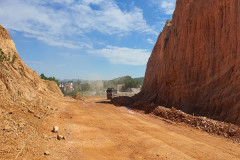 Thanh Hóa: Thực hiện đóng cửa một số mỏ đất tại Nghi Sơn và Hà Trung