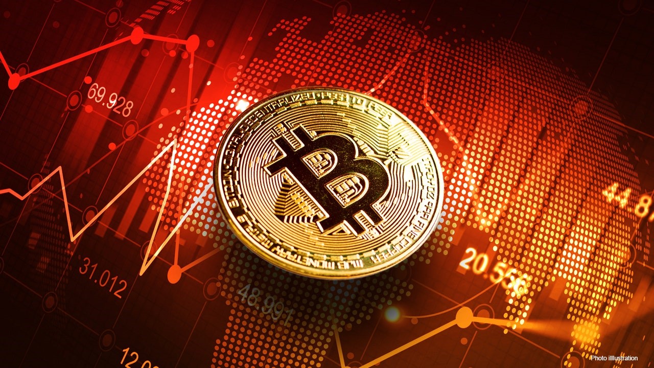 Bitcoin and cryptocurrencies in general fell sharply in terms of capitalization in the second quarter of 2022.