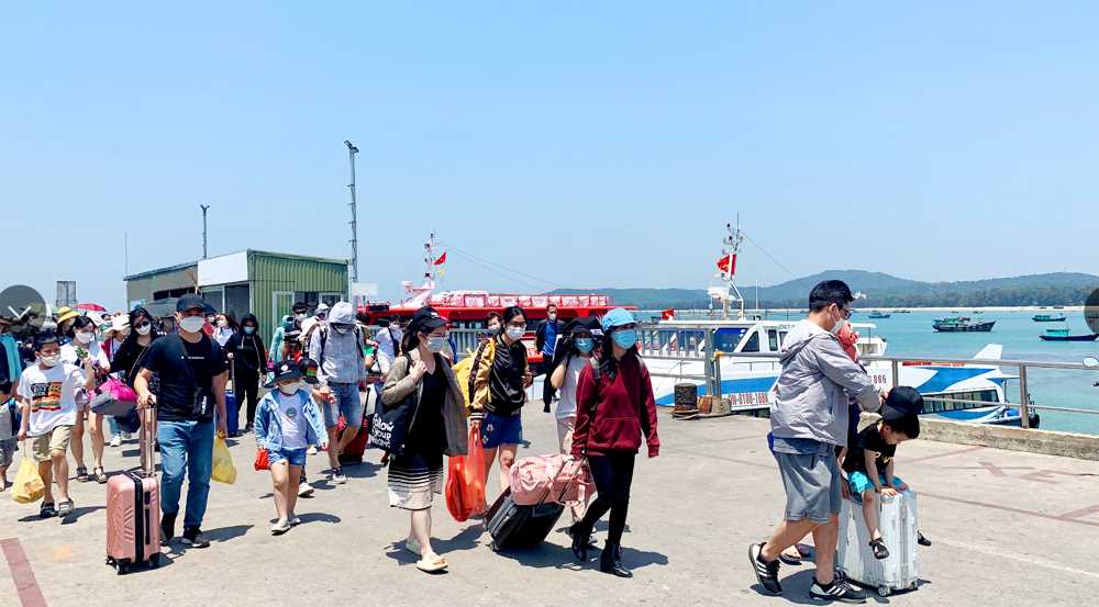 Khách du lịch quay trở lại Quảng Ninh tăng mạnh từ sau khi mở cửa đón khách