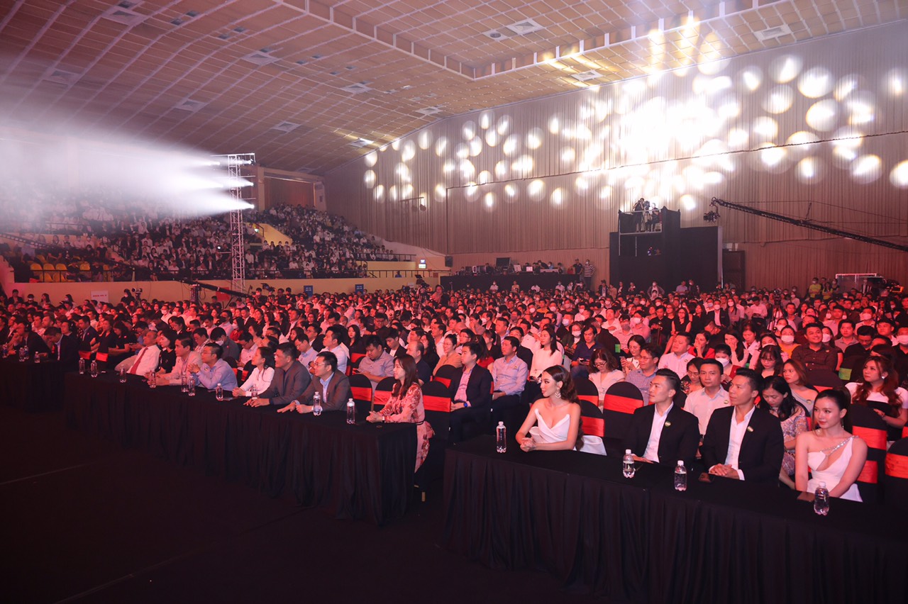 The event was attended by nearly 3,000 guests