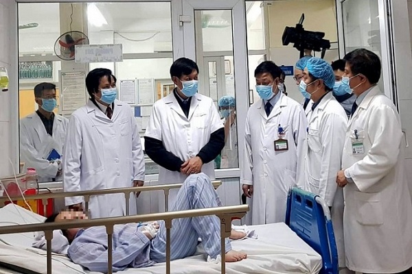 Chịu nhiều áp lực và thu nhập thấp nên gần 2 năm qua có hơn 200 nhân viên y tế tại Thanh Hoá xin nghỉ việc