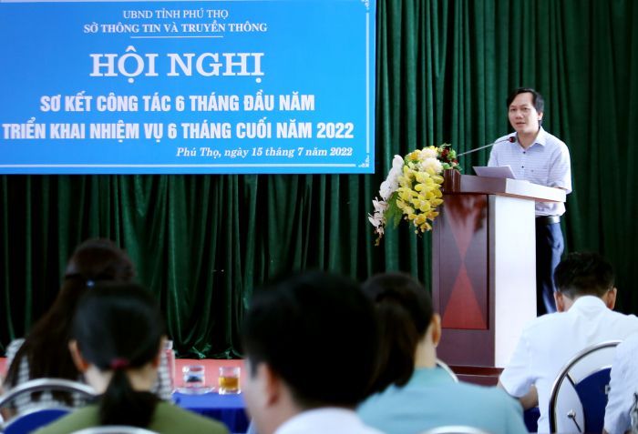 Lãnh đạo Phòng Văn hóa và Thông tin huyện Tam Nông tham luận về đẩy mạnh thực hiện dịch vụ công trực tuyến mức độ 3, mức độ 4 thực chất, hiệu quả