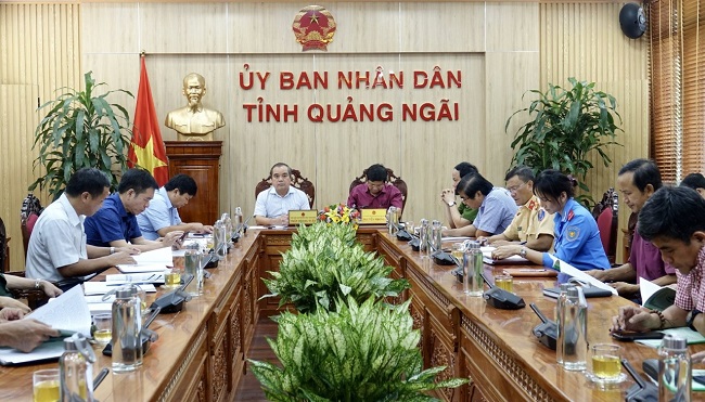 Chủ trì tại điểm cầu tỉnh Quảng Ngãi do Phó Chủ tịch Thường trực UBND tỉnh Trần Hoàng Tuấn cùng các sở, ban, ngành, địa phương tham dự.