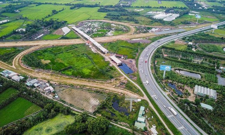 Khẩn trương hoàn thiện thủ tục để triển khai 3 dự án cao tốc