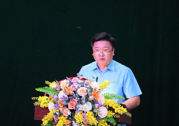 Đồng chí Hà Đức Quảng - TUV, Chủ tịch LĐLĐ tỉnh Phú Thọ phát biểu tại hội nghị