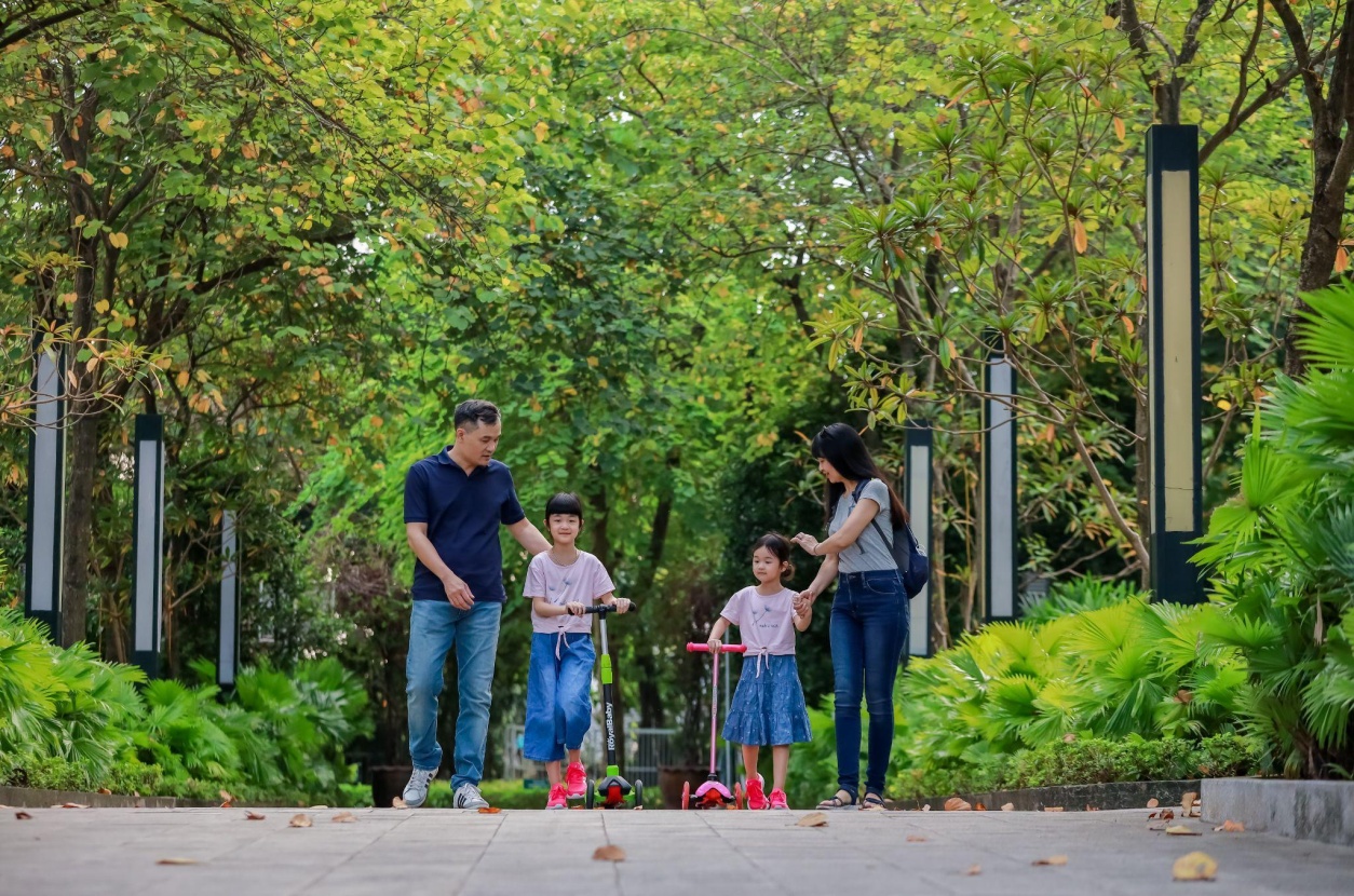 Ciputra Hanoi is a large green living area and has been a significant and famous real estate product in Hanoi for many years.