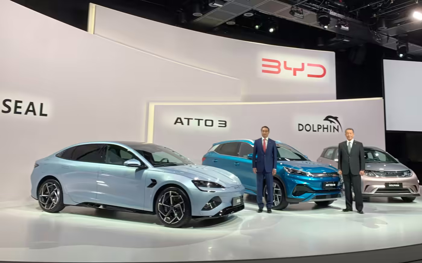 BYD của Trung Quốc ra mắt 3 mẫu ô tô điện tại Nhật Bản