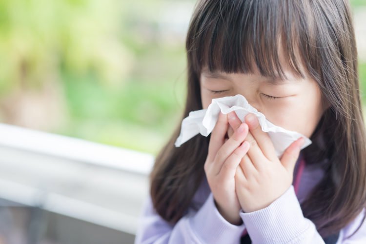 Trẻ nhỏ mắc cúm dễ gây biến chứng. Ảnh minh họa: Nguồn internet