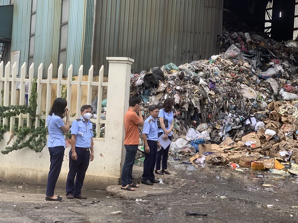 Hà Nội: Tiêu hủy gần 8 tấn mỹ phẩm nhập lậu, không đảm bảo điều kiện lưu thông trên thị trường