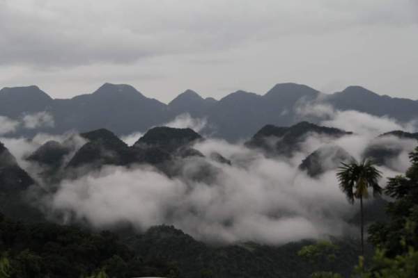 Ngắm những cồn mây xinh đẹp nơi núi rừng tây bắc Thanh Hoá