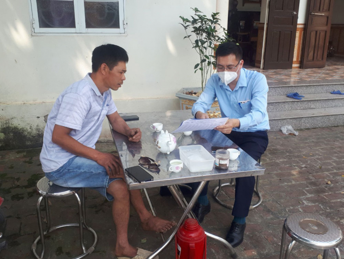 Cán bộ BHXH huyện Lâm Thao tích cực tuyên truyền chính sách BHXH tới người dân