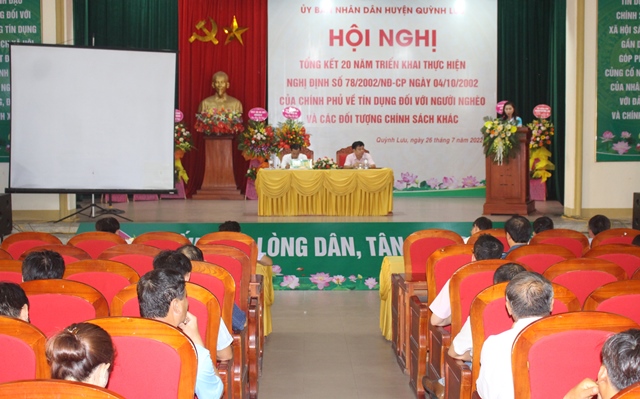 Overview of the meeting in Quynh Luu district to examine 20 years of implementing preferential policy credits for impoverished families and other policy beneficiaries following Government Decree No. 78/2002/ND-CP (Nghe An province).