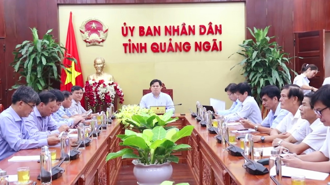 Phó Chủ tịch UBND tỉnh, Phó trưởng Ban Chỉ đạo các Chương trình MTQG tỉnh Trần Phước Hiền chủ trì tại điểm cầu Quảng Ngãi.