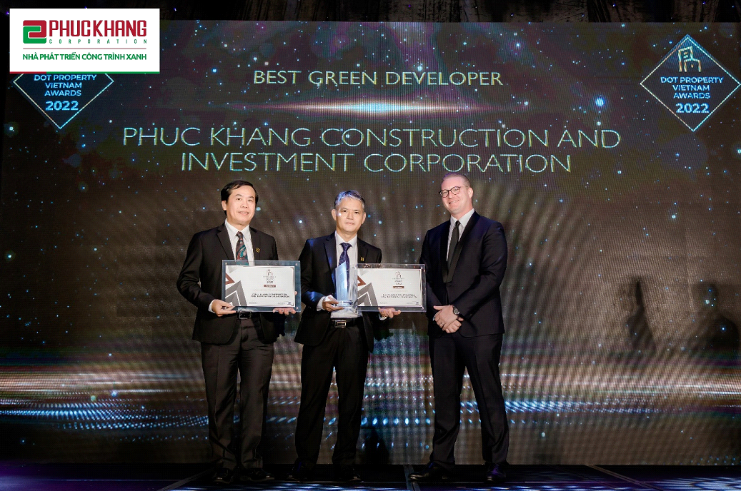 2 representatives of Phuc Khang Corporation received the Dot Property Vietnam Awards 2022