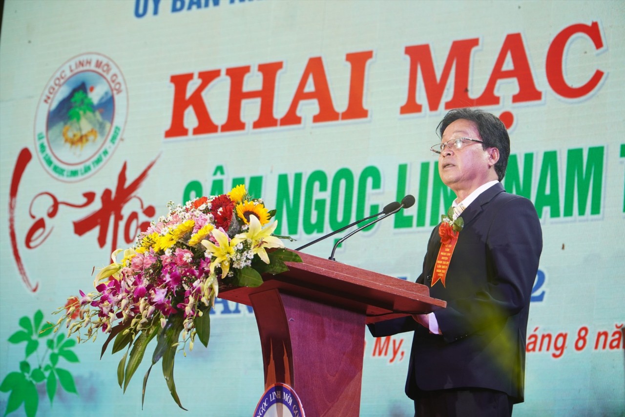 ông Trần Duy Dũng - Chủ tịch UBND huyện Nam Trà My (tỉnh Quảng Nam) phát biểu tại buổi khai mạc Lễ hội sâm Ngọc Linh Nam Trà My lần thứ IV năm 2022