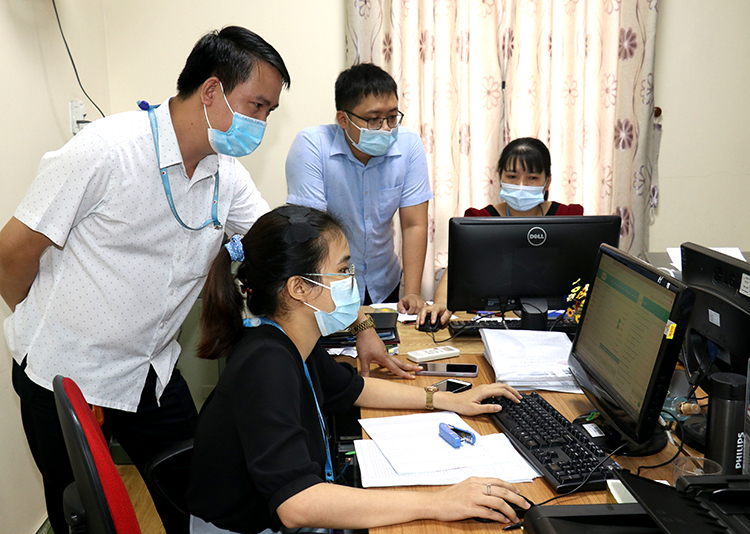 Công ty TNHH Phát triển Y học Việt thực hiện kê khai hóa đơn điện tử.