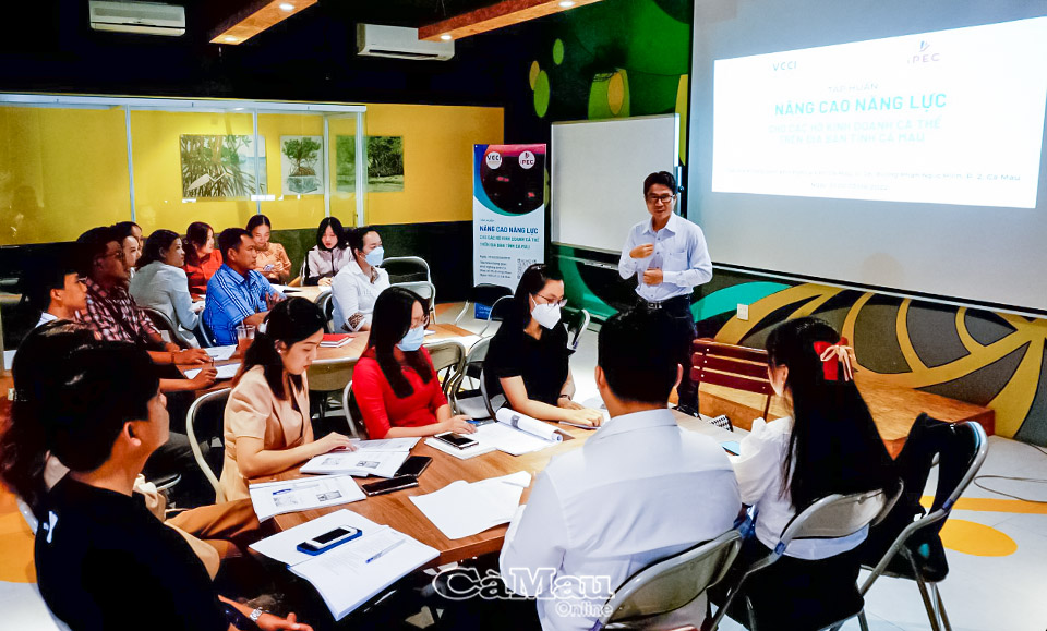 Tiến sĩ kinh tế Võ Minh Sang, trường Đại học FPT Cần Thơ, chia sẻ về kế hoạch kinh doanh và kế hoạch marketing, tài chính, sản xuất.