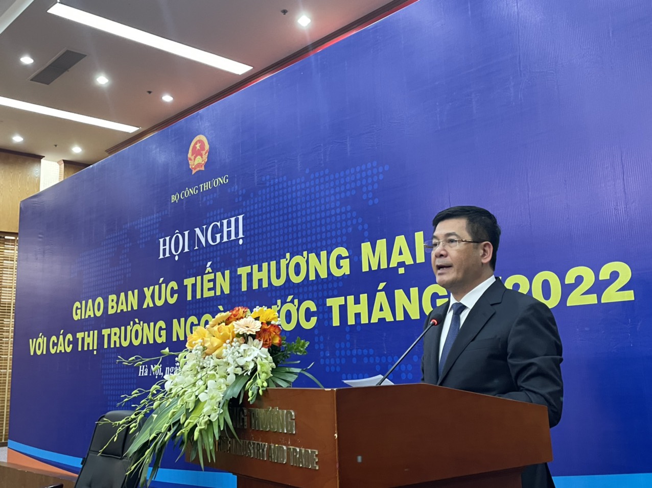 Minister of Industry and Trade Nguyen Hong Dien spoke at the conference.