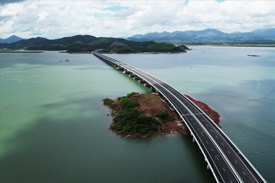 Tuyến cao tốc Vân Đồn - Móng Cái (Quảng Ninh) dự kiến sẽ hoàn thiện và được khánh thành vào dịp Quốc khánh 2/9 tới