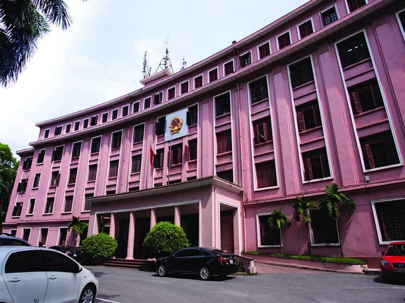 The Ministry of Planning and Investment has pushed back the start date of the new national online bidding system to make sure that it is finished to the highest standard and can do its job as well as possible. The Ministry of Planning and Investment has pushed back the start date of the new national online bidding system to make sure that it is finished to the highest standard and can do its job as well as possible.