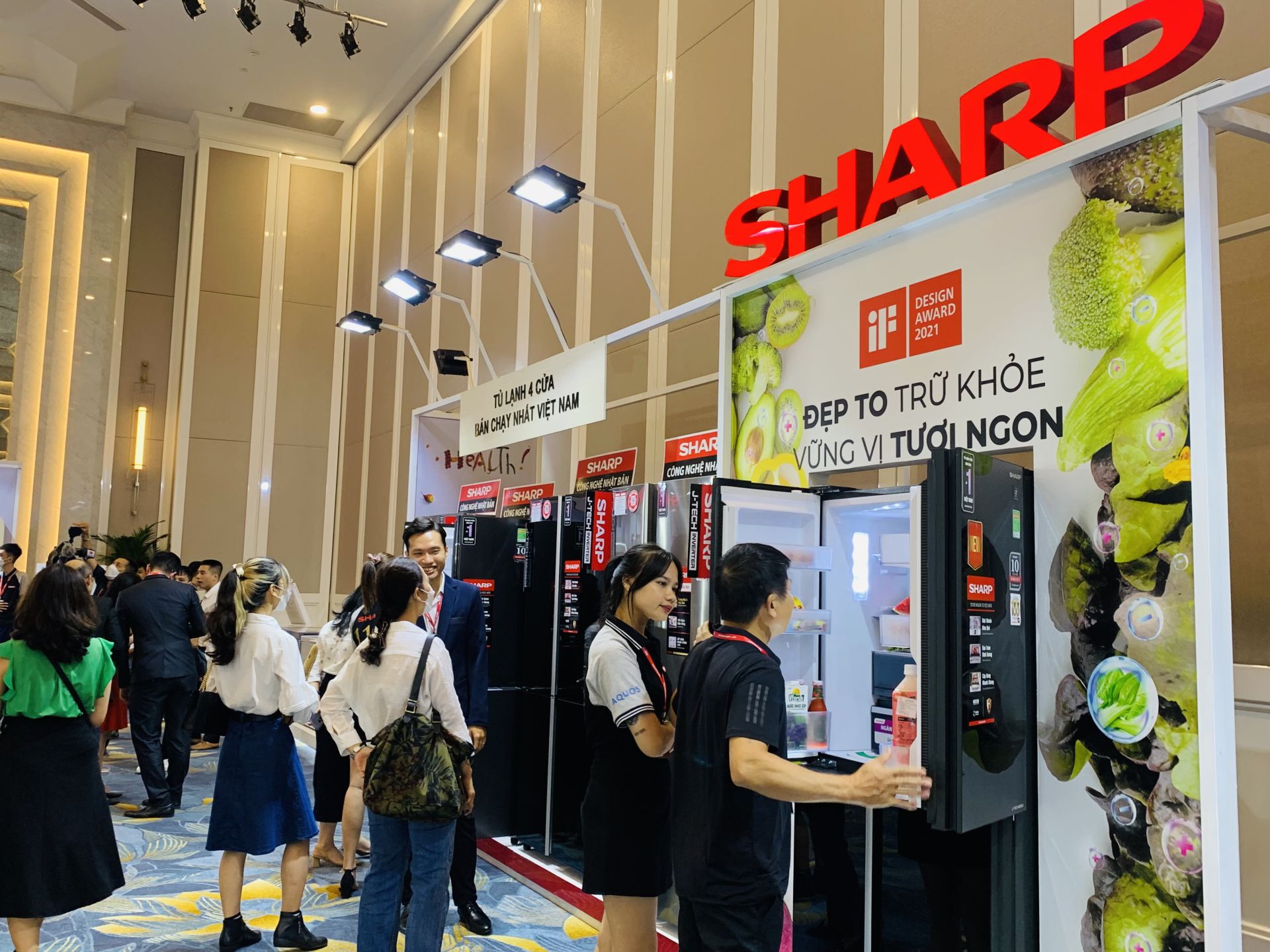Công ty TNHH Điện tử Sharp Việt Nam (Sharp Electronics Vietnam Co., LTD) tổ chức chương trình Hội nghị Khách Hàng 2022 đánh dấu chặng đường 110 năm phát triển của Tập đoàn Sharp trên toàn cầu và 13 năm gắn bó tại Việt Nam.