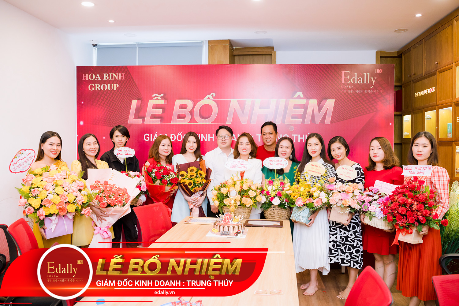 Trung Thuy was named Sales Director of Hoa Binh Group's Korean high-end intense skin regeneration cosmetics Edally EX in May 2022.