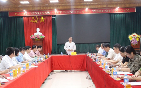 Bí thư Tỉnh ủy Hòa Bình Nguyễn Phi Long làm việc với Ban Thường vụ Huyện ủy Lương Sơn