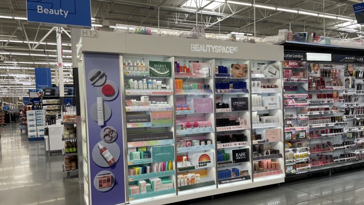 Walmart đã thêm khoảng một chục thương hiệu làm đẹp có uy tín để lựa chọn các cửa hàng