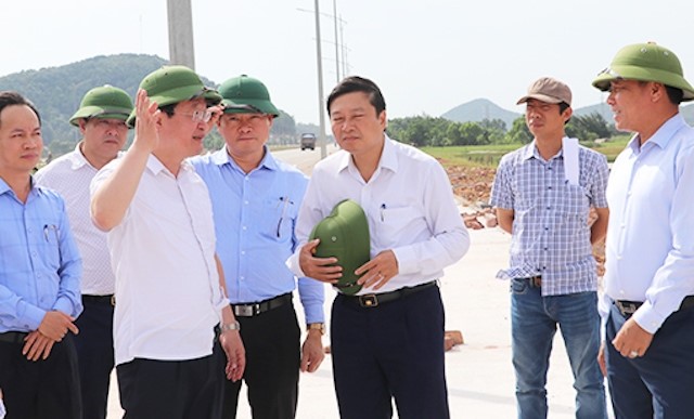 Nguyen Duc Trung, Chairman of the Nghe An Provincial People's Committee, led a team to assess the current status of several significant works and projects in the area in early June 2022.