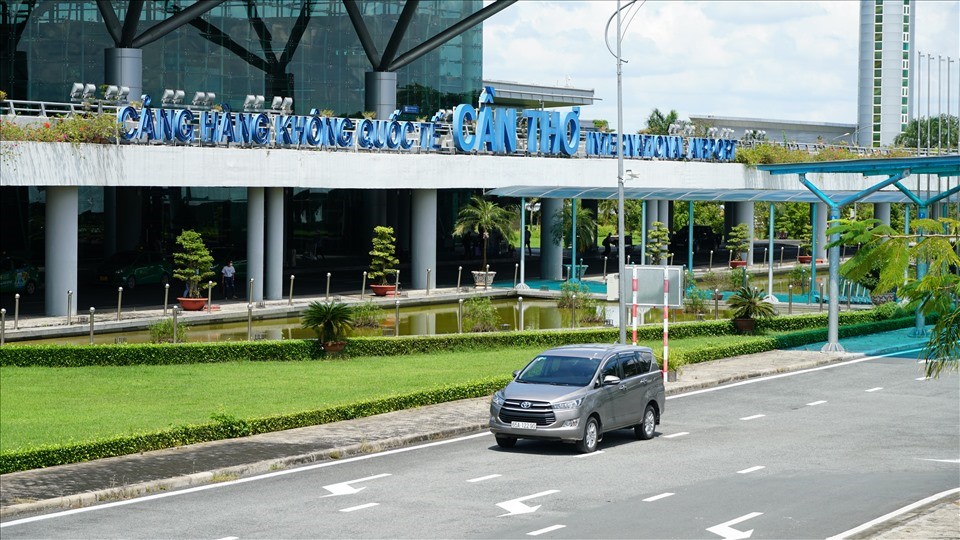 The sadness of Tay Do International Airport's beauty