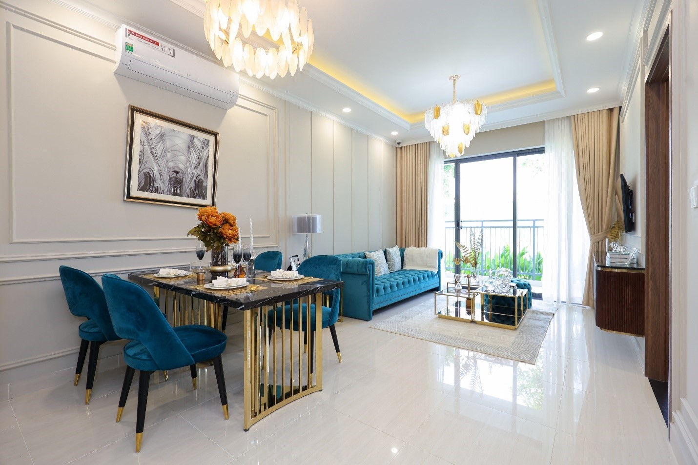 Young families choose 2-bedroom flats in the mid-to-high-end price ranges. Photo courtesy of Hanoi Melody Residences.