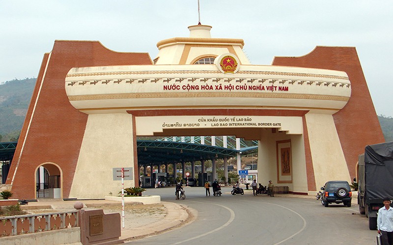 Photo: Lao Bao border gate trades with Den Savanh border gate of Laos.