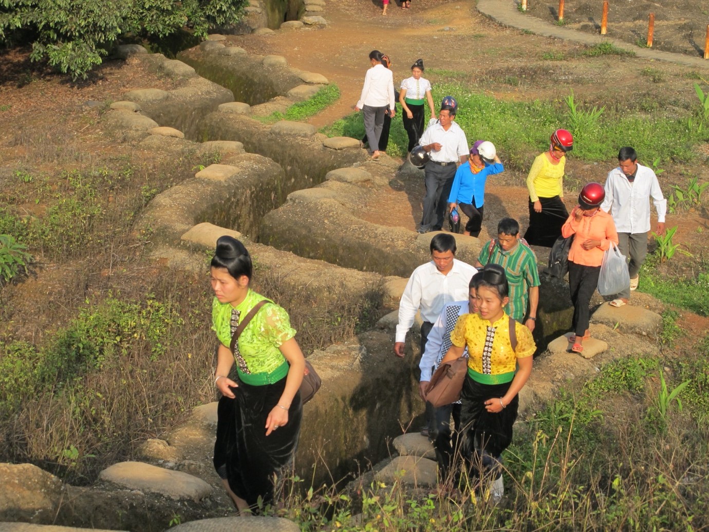 Visitors to the A1 Hill Historic Site The Loving Circle