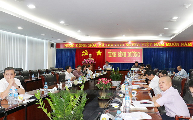 At a meeting at the Binh Duong bridge point.