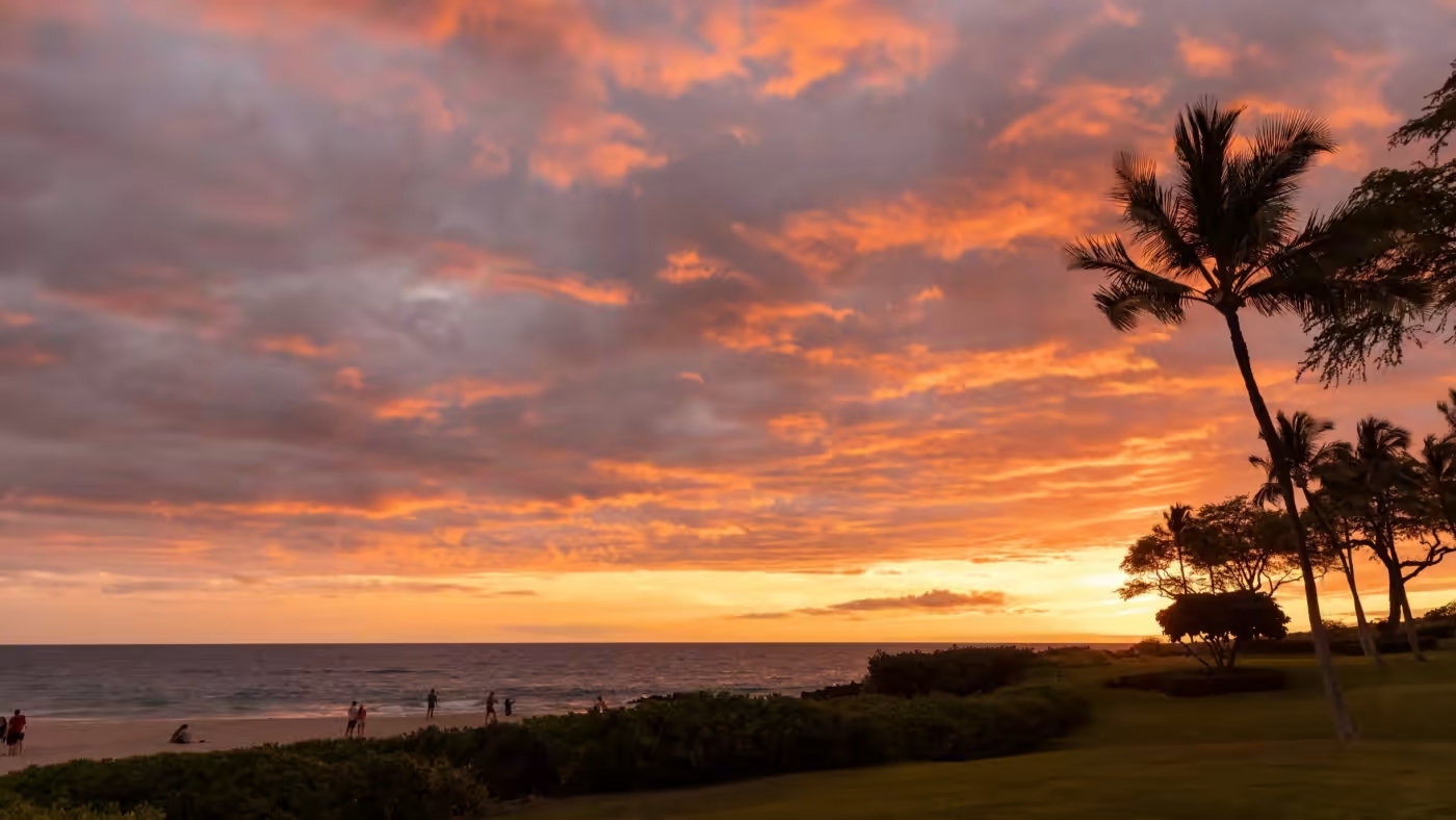 Hawaii - thiên đường của đảo quốc Mỹ, với phong cảnh thiên nhiên đẹp đến khiếp sợ. Sau nhiều năm khó khăn, Hawaii đã khôi phục lại sự sinh động của các địa điểm du lịch với vẻ đẹp tự nhiên nguyên sơ. Hãy xem bức ảnh này để chiêm ngưỡng một phần nhỏ trong sự tuyệt vời của thiên nhiên này.