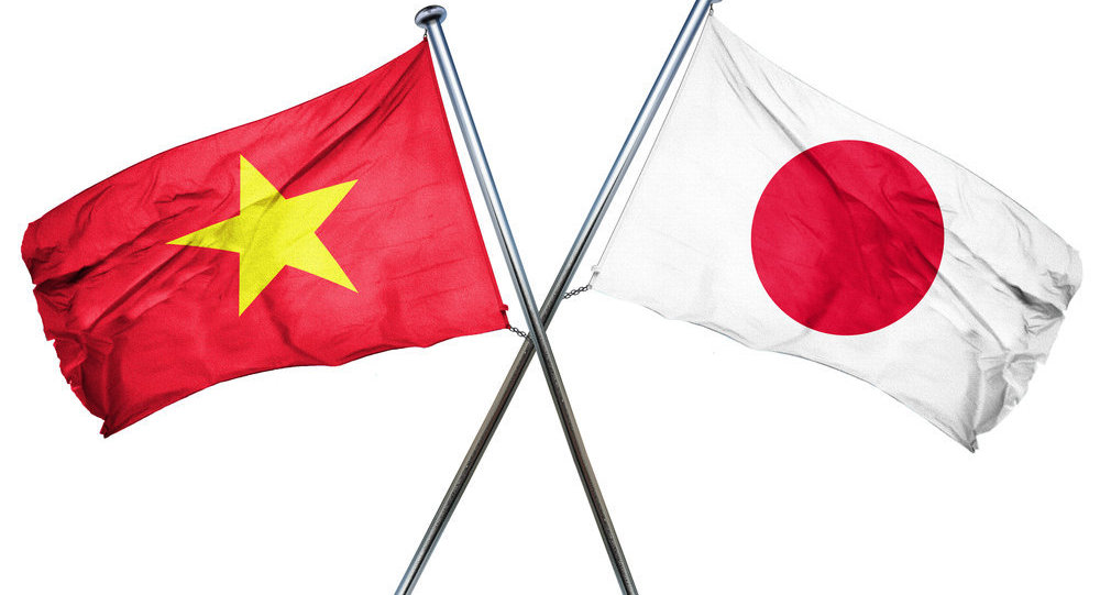 Việt Nam và Nhật Bản đã nhất trí về các biện pháp nhằm củng cố các chuỗi cung ứng khu vực và toàn cầu, và nâng cao năng lực cạnh tranh công nghiệp; hợp tác chuyển đổi năng lượng hướng tới trung hòa các bon; đẩy nhanh tiến độ của một số dự án năng lượng quan trọng