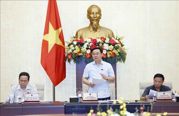 Chủ tịch Quốc hội Vương Đình Huệ phát biểu mở đầu Phiên họp bất thường tháng 8/2022 của Ủy ban Thường vụ Quốc hội (Ảnh: TTXVN)