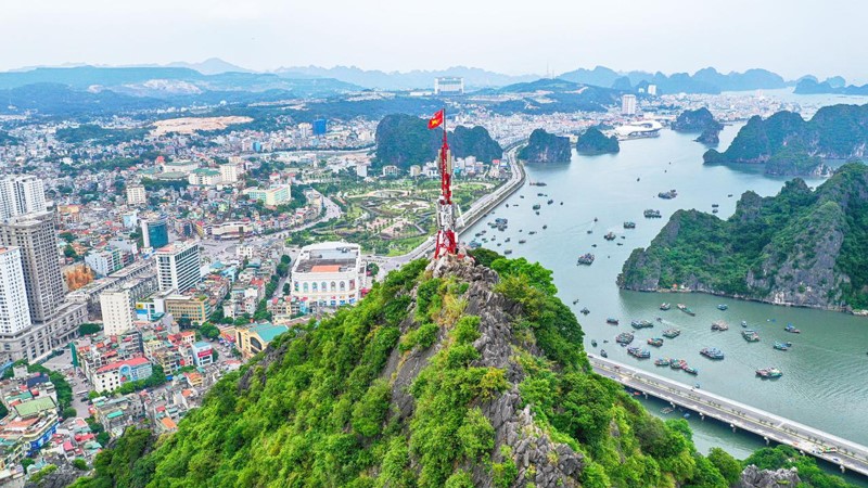 The Quang Ninh Provincial Party Committee's Standing Committee instructed that no forest land or sea encroachment regions be used for industrial development.