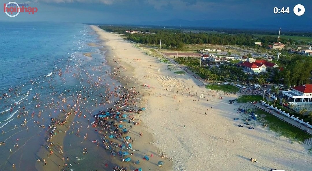 According to the Department of Culture, Sports, and Tourism of Quang Nam province, the number of visitors and tourists visiting this province over the National Day holiday on September 2 this year reached about 200,000, a 40% increase over the same period in 2019.