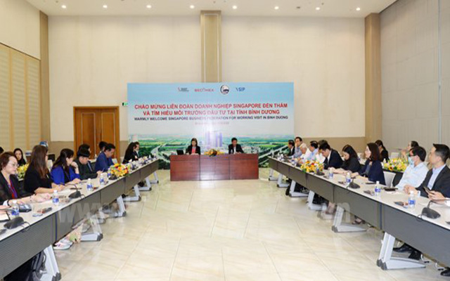 Photo: Overview of the meeting between Binh Duong and Singapore Business Federation.