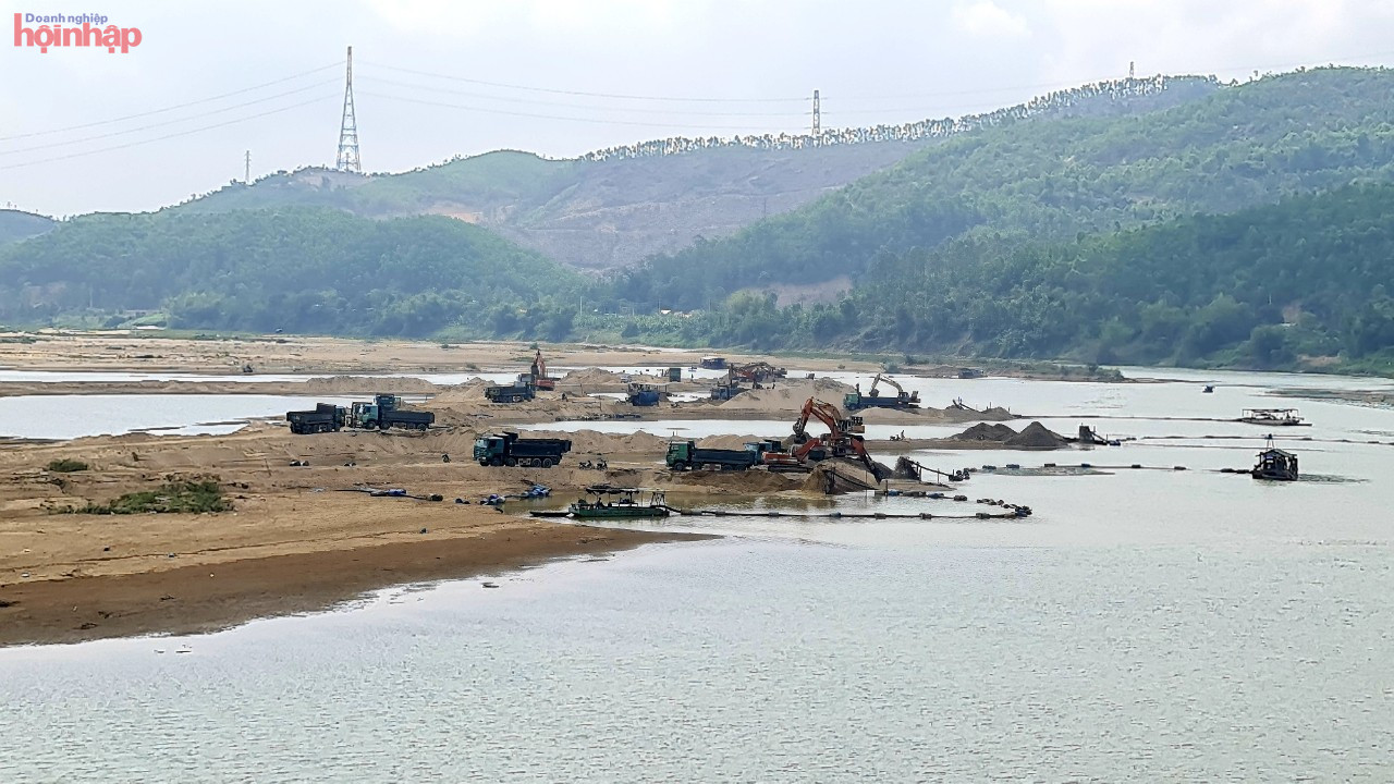 UBND tỉnh Quảng Nam ban hành Văn bản 5851/UBND-KTN về đóng cửa mỏ, cải tạo phục hồi môi trường sau khai thác và thực hiện nghĩa vụ tài chính của các doanh nghiệp hoạt động khoáng sản trên địa bàn huyện Đại Lộc.
