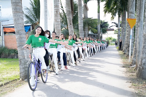 Các thí sinh đạp xe thúc đẩy việc bảo vệ môi trường