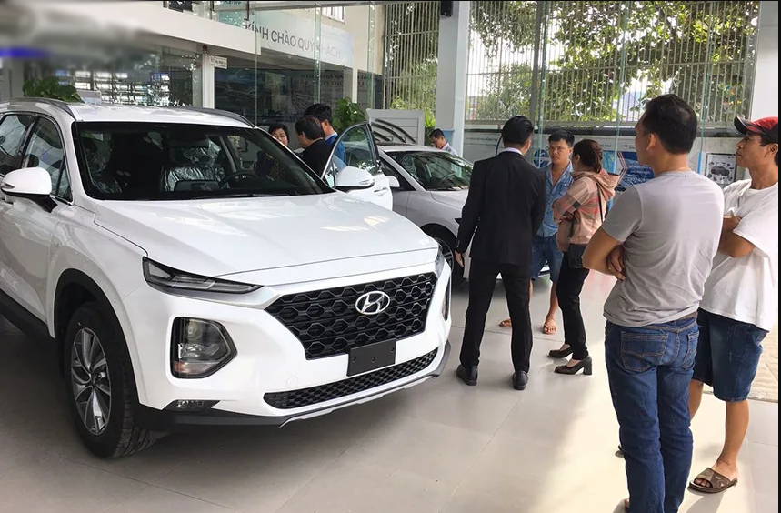 Thị trường ô tô Việt Nam đang phát triển vượt bậc và trở thành một công trường tuyệt vời cho các nhà sản xuất ô tô quốc tế. Hãy cùng nhìn lại chặng đường phát triển của ngành công nghiệp ô tô Việt, điểm qua những sản phẩm tiêu biểu và cảm nhận sự nỗ lực của các doanh nghiệp trong thời gian qua.