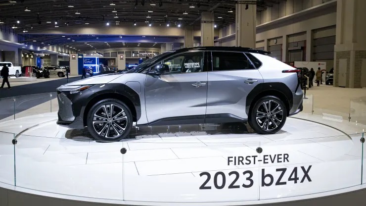2022 Toyota Mirai xe điện chạy bằng pin nhiên liệu hydro