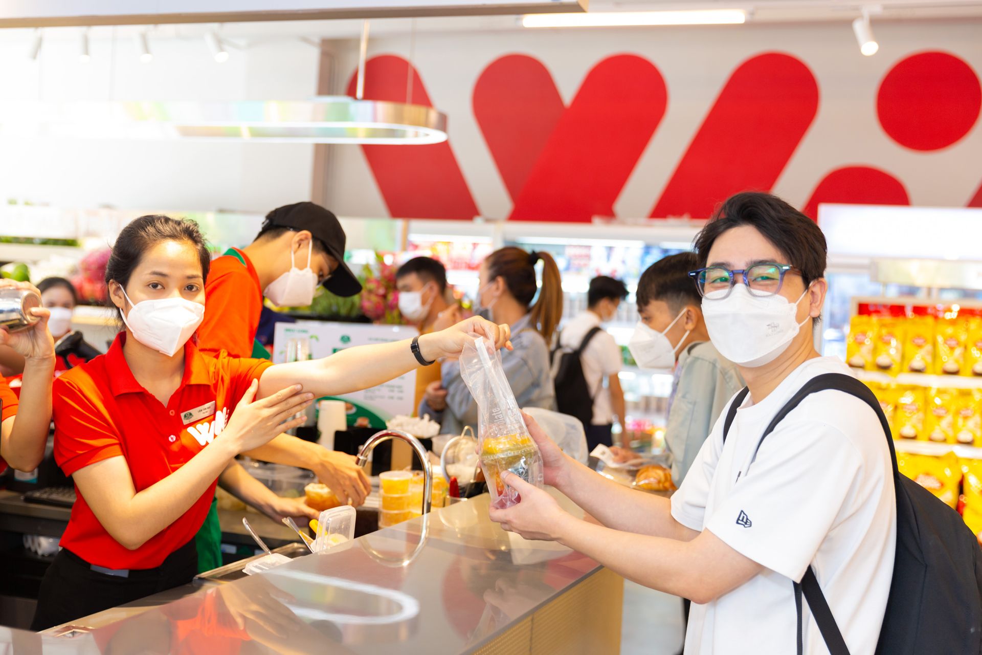 27 cửa hàng WIN được đưa vào hoạt động ở các vị trí đắc địa tại Hà Nội và Tp. Hồ Chí Minh