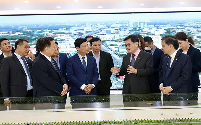 Công ty liên doanh TNHH Khu công nghiệp Việt Nam – Singapore (VSIP) là liên doanh giữa Tập đoàn Sembcorp (Singapore) và Tổng Công ty Becamex IDC.