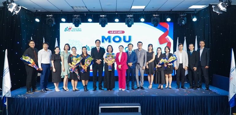 BGH Hoa Sen và 12 doanh nghiệp đã ký kết MOU tại sự kiện.