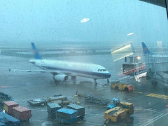 Các hãng hàng không điều chỉnh kế hoạch bay do ảnh hưởng của bão số 4