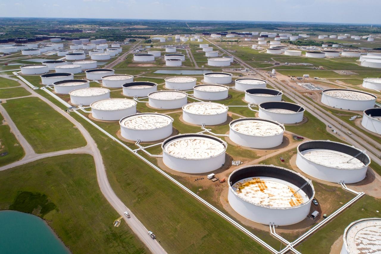 Các bể chứa dầu tại Cushing, Oklahoma, Mỹ